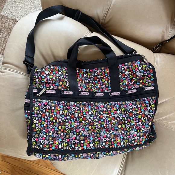 Le Sportsac Handbags - Le Sportsac | Bag in Watercolor Garden Print